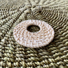 Load image into Gallery viewer, Rattan pieces (5cm)
