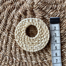 Load image into Gallery viewer, Rattan pieces (5cm)
