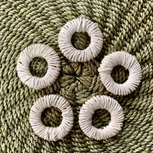 Load image into Gallery viewer, Raffia pieces (4cm)
