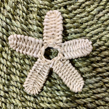 Load image into Gallery viewer, Raffia pieces (6cm)
