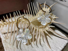 Load image into Gallery viewer, Mother of pearl earrings - Claire&#39;s Handicrafts
