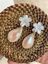 Load image into Gallery viewer, Mother of pearl earrings - Claire&#39;s Handicrafts
