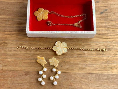 Mother of pearl jewelry set - Claire's Handicrafts